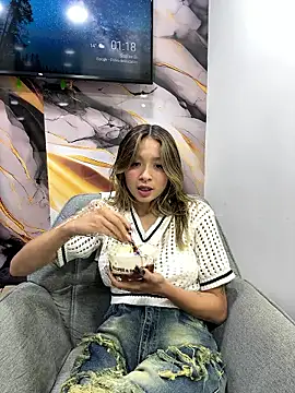 Victoria Adams14 online show from 01-09-26, 01:19