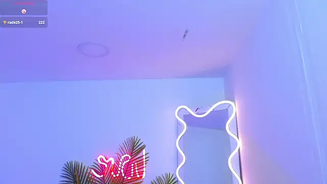 Snapshot of Chiara_tay chatting on 03-08-25, 10:24 Chiara tay online show from 03-08-25, 10:24