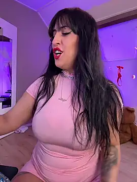 Snapshot of CarolaDrago chatting on 03-05-25, 08:32 CarolaDrago online show from 03-05-25, 08:32