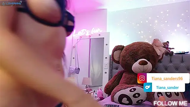 Tiana sanders online show from 02-13-25, 04:54