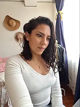 Thaliacooper  online show from 01-13-25, 06:59