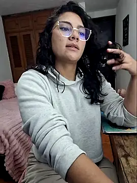 Thaliacooper  online show from 09-15-25, 12:21