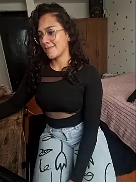 Snapshot of Thaliacooper_ chatting on 01-13-26, 08:36 Thaliacooper online show from 01-13-26, 08:36