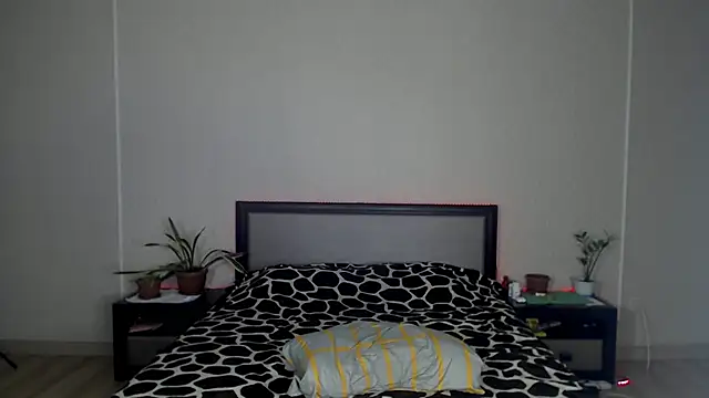 Snapshot of Izalimka chatting on 01-23-25, 06:17 Izalimka online show from 01-23-25, 06:17