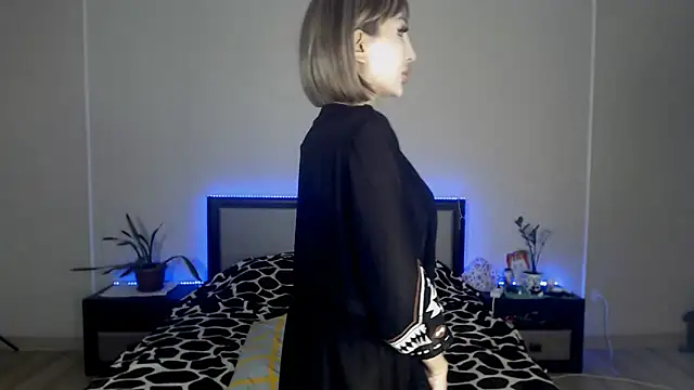 Snapshot of Izalimka chatting on 03-07-25, 06:13 Izalimka online show from 03-07-25, 06:13