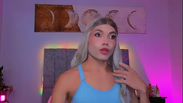 Megan Do Santos online show from 11-30-25, 01:37