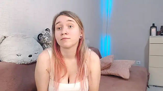 Snapshot of lovely_hayley chatting on 11-04-25, 09:47 lovely hayley online show from 11-04-25, 09:47