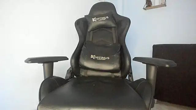 Snapshot of _Poseidon1_ chatting on 02-15-25, 01:31 Poseidon1 online show from 02-15-25, 01:31