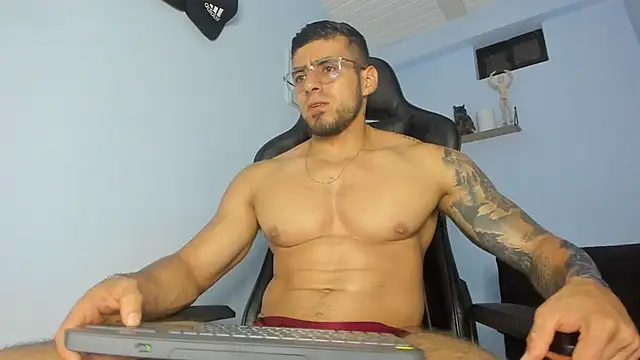 Snapshot of _Poseidon1_ chatting on 02-22-25, 09:45 Poseidon1 online show from 02-22-25, 09:45