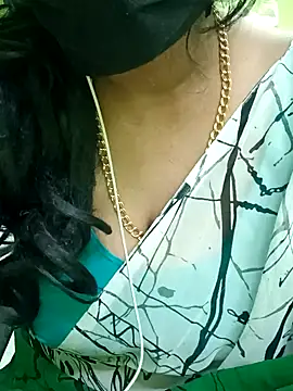 Aishu-tamil09 online show from 12-16-24, 04:49