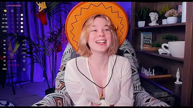 Snapshot of PollyHathor chatting on 12-27-24, 03:42 PollyHathor online show from 12-27-24, 03:42
