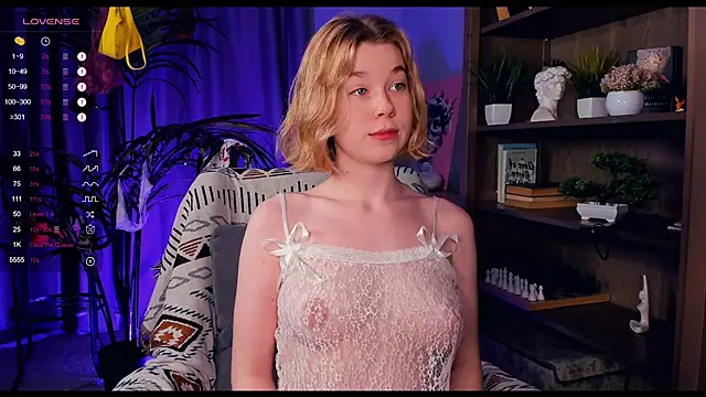 Snapshot of PollyHathor chatting on 12-28-24, 04:19 PollyHathor online show from 12-28-24, 04:19