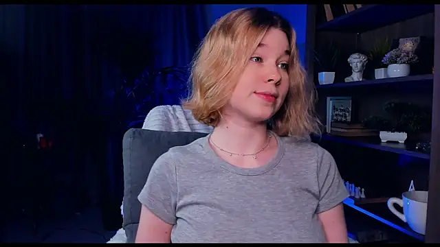 Snapshot of PollyHathor chatting on 01-20-25, 01:28 PollyHathor online show from 01-20-25, 01:28