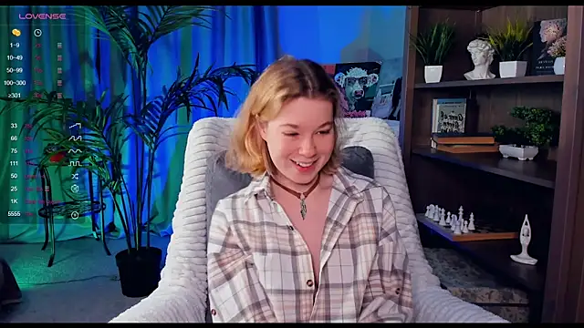 Snapshot of PollyHathor chatting on 02-03-25, 09:29 PollyHathor online show from 02-03-25, 09:29
