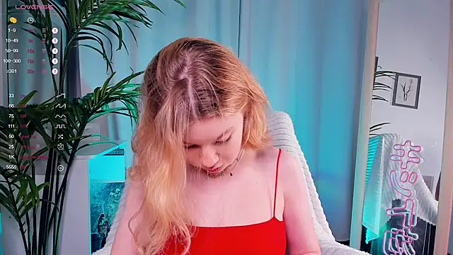 Snapshot of PollyHathor chatting on 02-10-25, 09:36 PollyHathor online show from 02-10-25, 09:36
