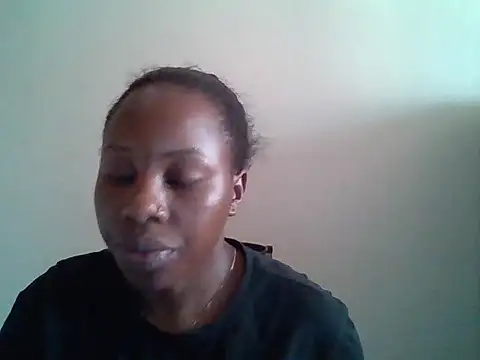 Snapshot of Queen_loveer chatting on 02-10-26, 01:26 Queen loveer online show from 02-10-26, 01:26