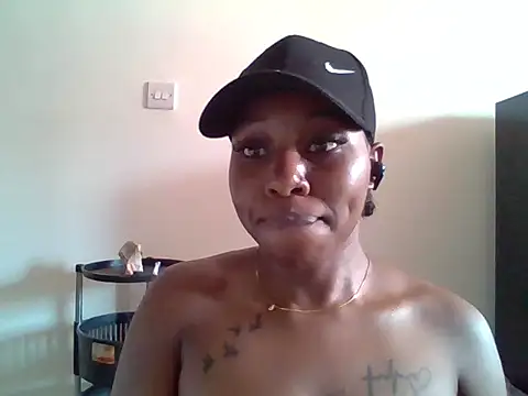 Snapshot of Queen_loveer chatting on 02-23-26, 08:01 Queen loveer online show from 02-23-26, 08:01