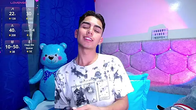 OwenBluee online show from 02-13-25, 05:16