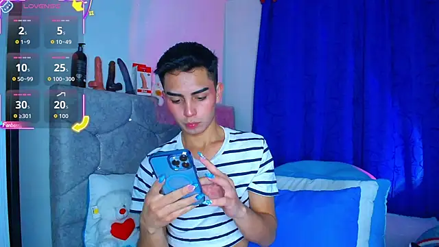 OwenBluee online show from 10-20-25, 06:14