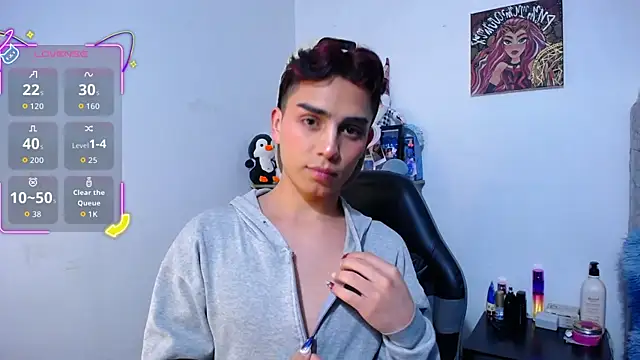 Snapshot of OwenBluee chatting on 01-07-26, 06:05 OwenBluee online show from 01-07-26, 06:05