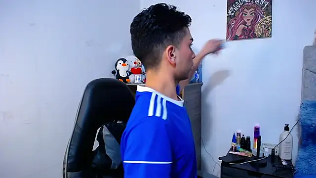 Snapshot of OwenBluee chatting on 01-09-26, 05:32 OwenBluee online show from 01-09-26, 05:32