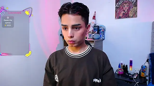 Snapshot of OwenBluee chatting on 01-14-26, 02:23 OwenBluee online show from 01-14-26, 02:23