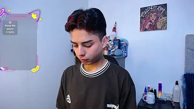 Snapshot of OwenBluee chatting on 01-15-26, 07:35 OwenBluee online show from 01-15-26, 07:35