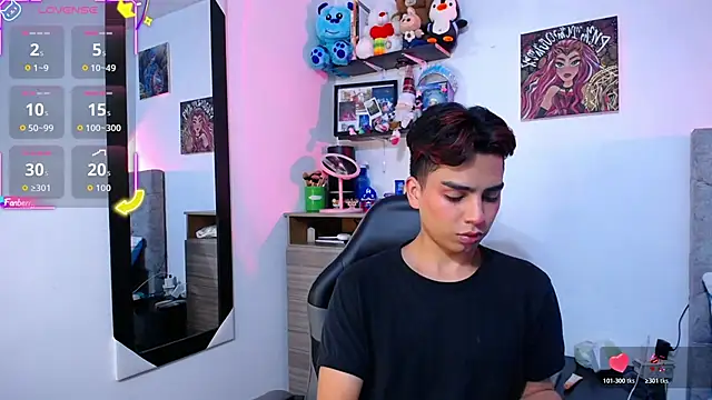 Snapshot of OwenBluee chatting on 02-06-26, 07:12 OwenBluee online show from 02-06-26, 07:12