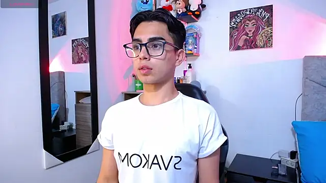 Snapshot of OwenBluee chatting on 02-09-26, 01:59 OwenBluee online show from 02-09-26, 01:59