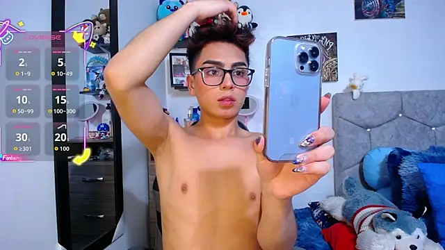 Snapshot of OwenBluee chatting on 02-20-26, 06:37 OwenBluee online show from 02-20-26, 06:37