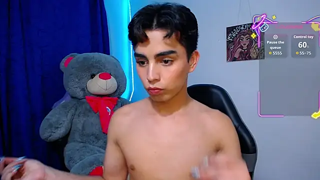 OwenBluee online show from 05-12-26, 07:49