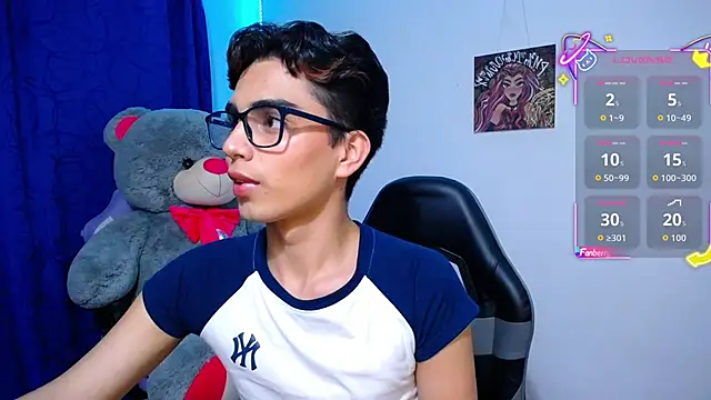 OwenBluee online show from 05-14-26, 09:05