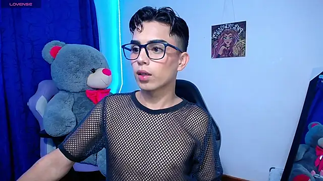 OwenBluee online show from 05-22-26, 02:22