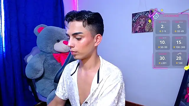 OwenBluee online show from 05-26-26, 06:04