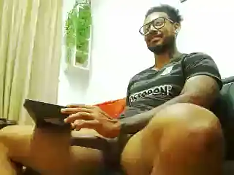 Snapshot of LewisStrong chatting on 02-27-25, 07:47 LewisStrong online show from 02-27-25, 07:47