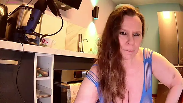 Snapshot of Endrocleia chatting on 02-06-25, 09:38 Endrocleia online show from 02-06-25, 09:38