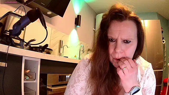 Snapshot of Endrocleia chatting on 03-01-25, 09:59 Endrocleia online show from 03-01-25, 09:59