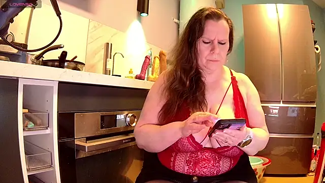 Snapshot of Endrocleia chatting on 03-02-25, 10:38 Endrocleia online show from 03-02-25, 10:38