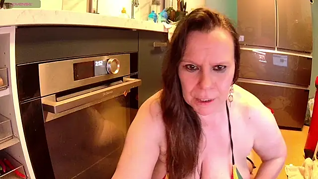 Snapshot of Endrocleia chatting on 03-09-25, 01:56 Endrocleia online show from 03-09-25, 01:56