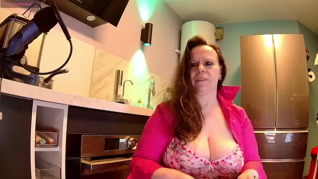 Snapshot of Endrocleia chatting on 03-14-25, 08:06 Endrocleia online show from 03-14-25, 08:06