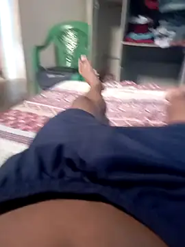 Snapshot of Lui5670 chatting on 12-16-25, 02:55 Lui5670 online show from 12-16-25, 02:55