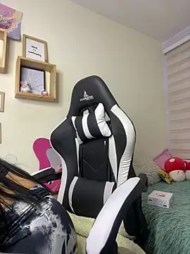 Ivann4 online show from 03-07-25, 07:05