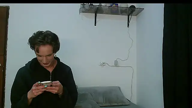 Snapshot of Dan_Yagami chatting on 02-25-25, 06:25 Dan Yagami online show from 02-25-25, 06:25