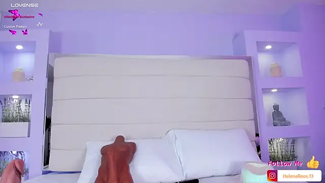 Snapshot of HelenaRoos chatting on 10-10-25, 07:46 HelenaRoos online show from 10-10-25, 07:46