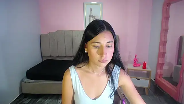 Snapshot of lizzyluk_ch chatting on 10-28-25, 04:42 lizzyluk ch online show from 10-28-25, 04:42