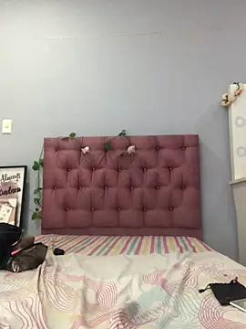 SweetLatiin  online show from 03-05-25, 01:42