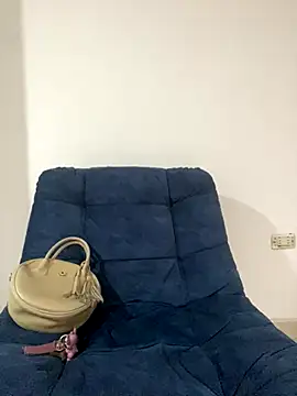 SweetLatiin  online show from 11-19-25, 08:20