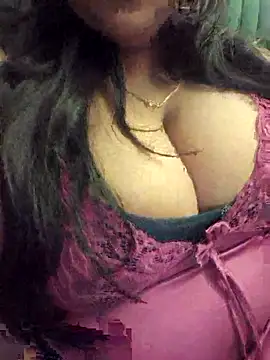 Snapshot of bigboobyrush chatting on 02-19-26, 06:04 bigboobyrush online show from 02-19-26, 06:04