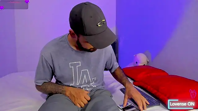 Snapshot of 6_bunny_9 chatting on 01-21-25, 04:05 6 bunny 9 online show from 01-21-25, 04:05