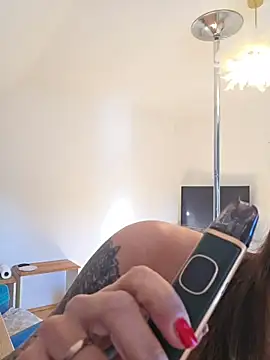 Snapshot of Klamsine chatting on 05-02-26, 06:29 Klamsine online show from 05-02-26, 06:29